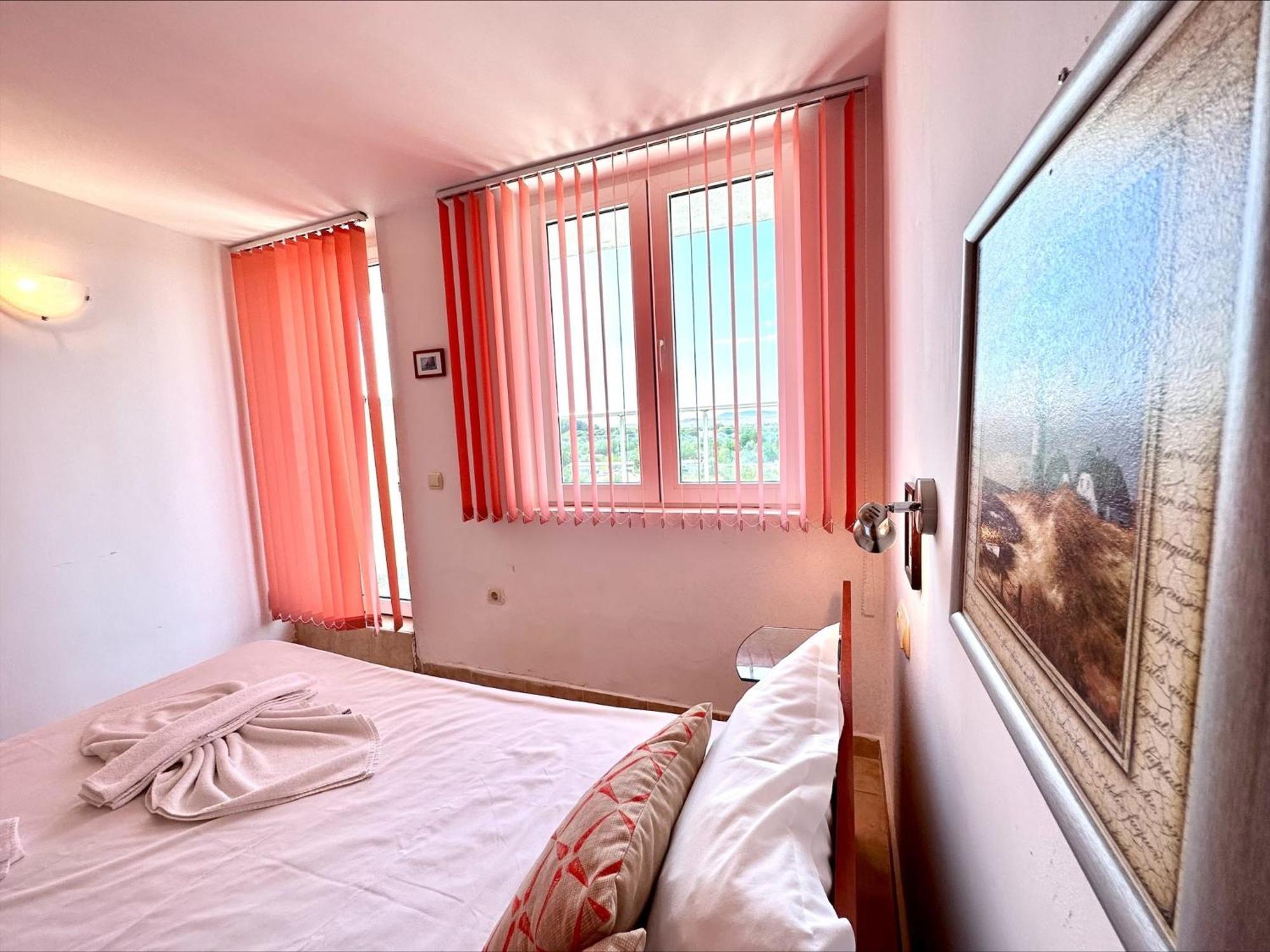 Julia Family - Menada Apartments Sunny Beach Eksteriør billede