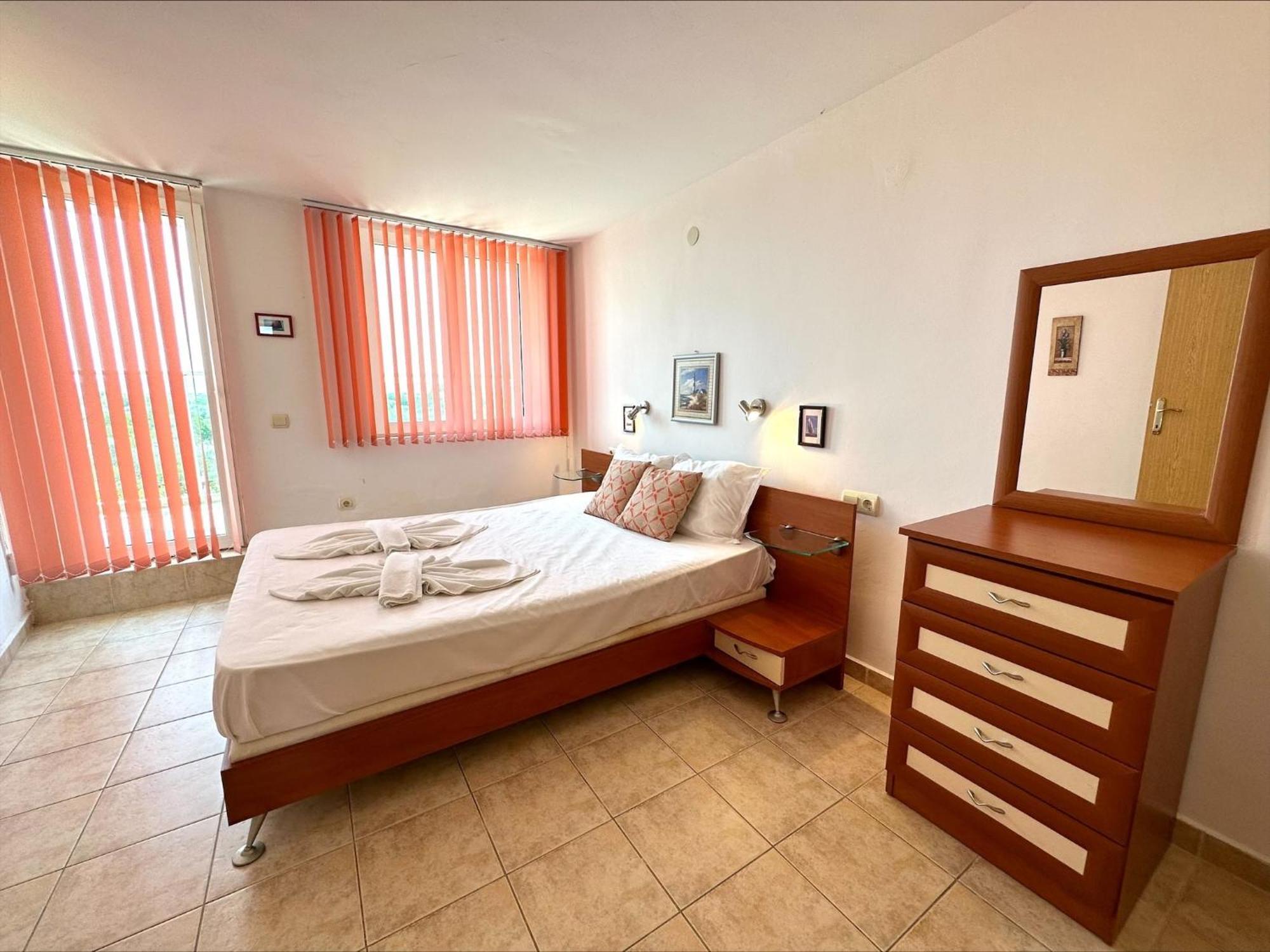 Julia Family - Menada Apartments Sunny Beach Eksteriør billede
